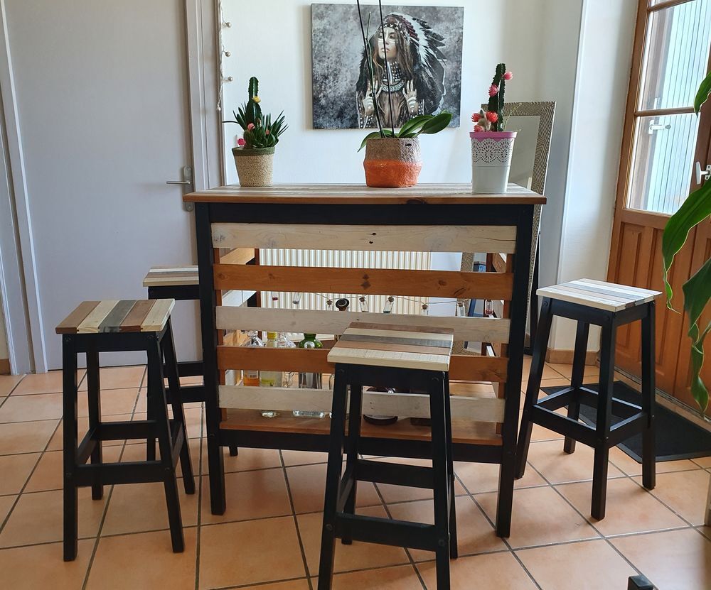Bar mange debout + 4 tabourets Meubles