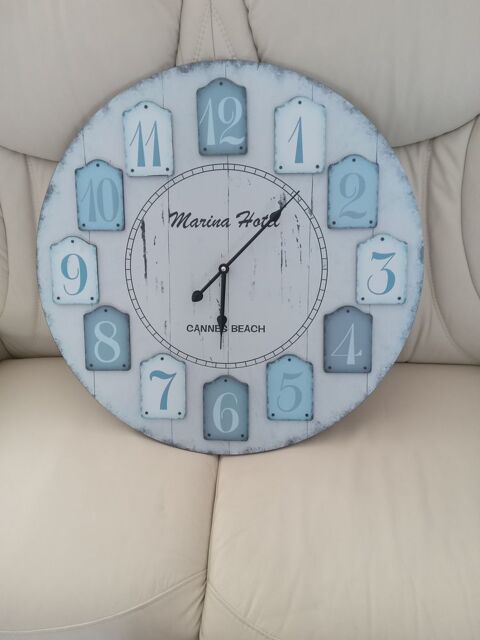 Horloge très jolie Carquefou (44)