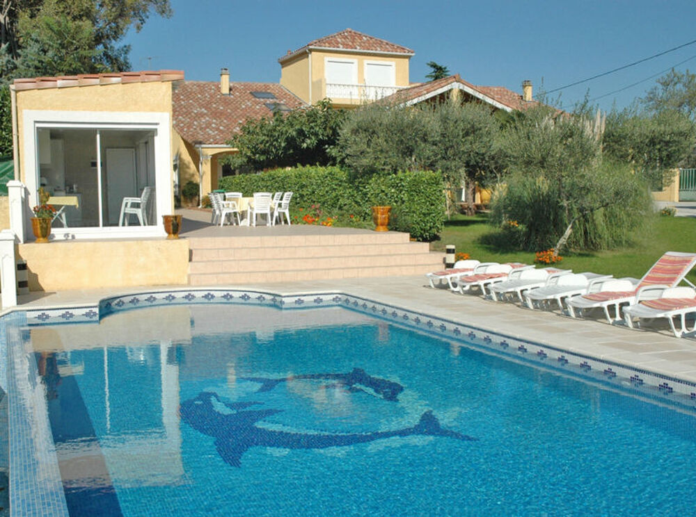 Vente Maison grosse proprieter maison +gite+piscine+ grand hangar 900M2 