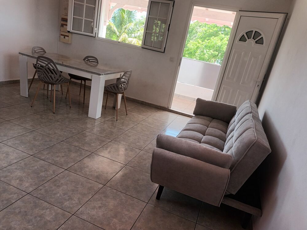 Location Appartement F2 meublé Les abymes
