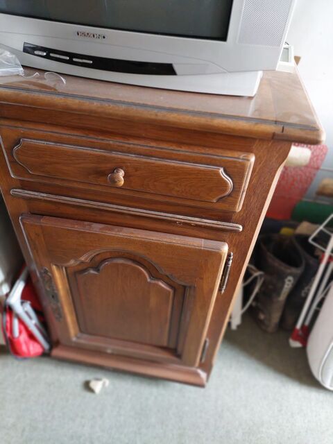 petit meuble en ch�ne massif 1 porte 1 tiroir 60 Criquiers (76)