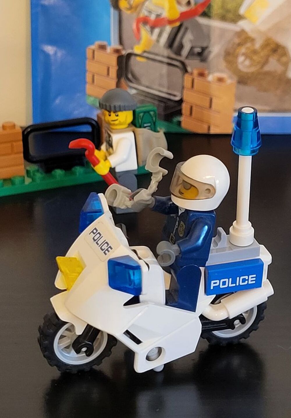 Lego city &agrave; la poursuite du bandit 60041 Jeux / jouets