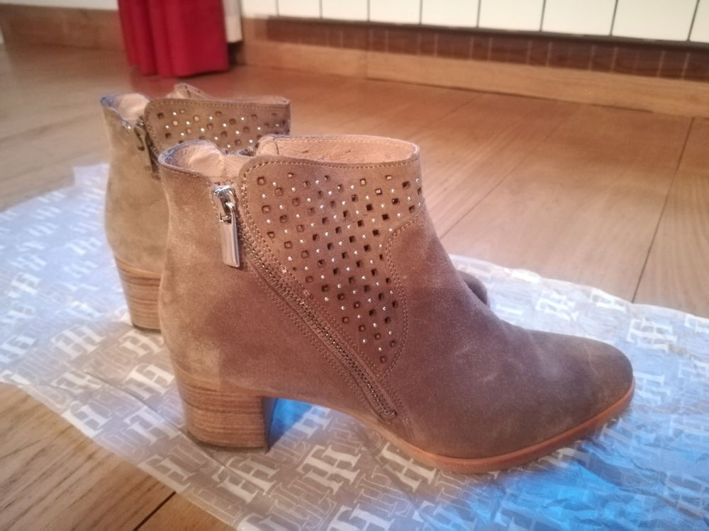 Bottines boots beige camel en daim Chaussures