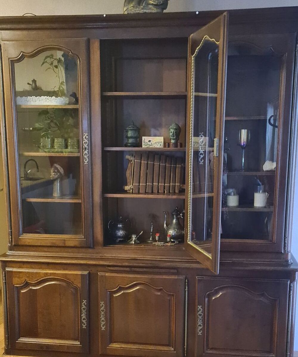 biblioth&egrave;que bahut en merisier massif Louis XIV Meubles