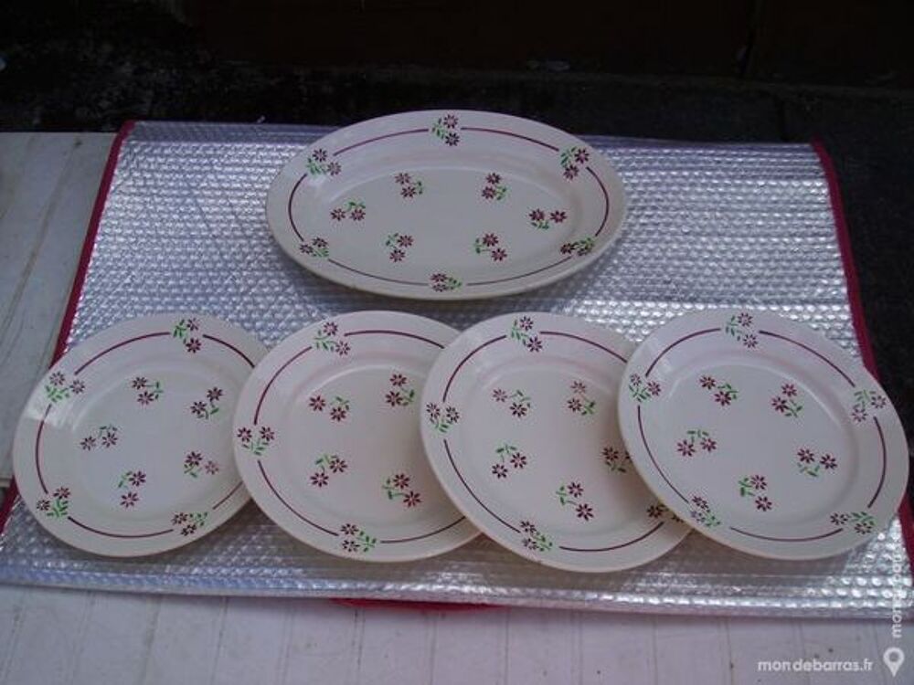 4 ASSIETTES PLATES demi-porcelaine " Badinvilliers Meubles