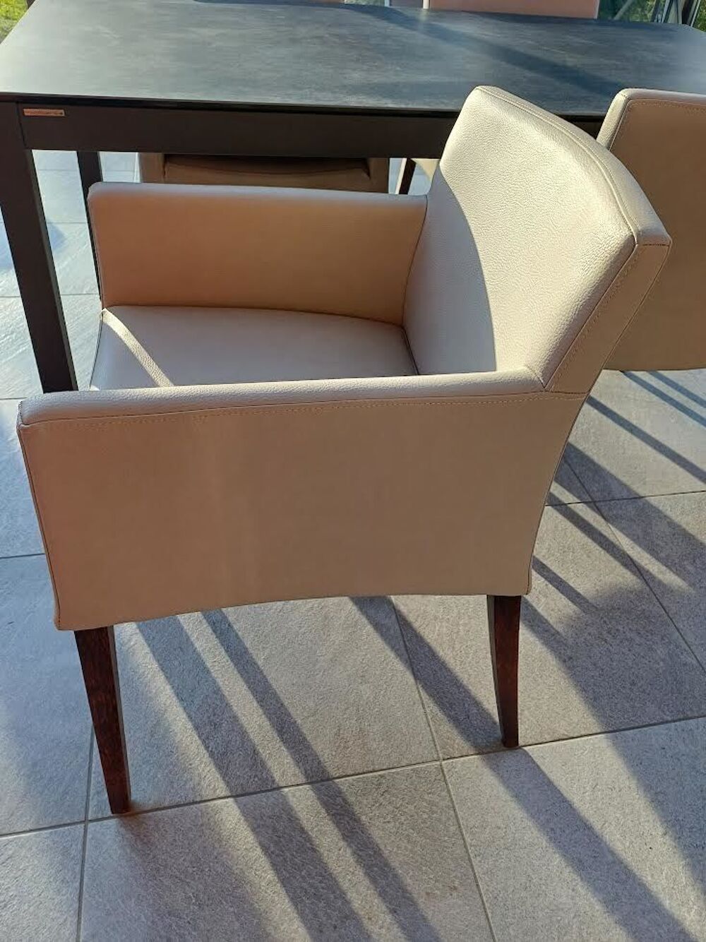 Lot de 4 fauteuils pour table &agrave; manger en tr&egrave;s bon &eacute;tat Meubles