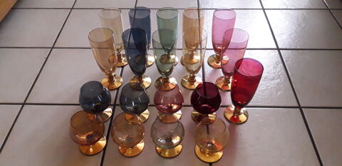 11 VERRES ACHAMPAGNE 8 VERRES COGNAC. 5 Fr�vent (62)