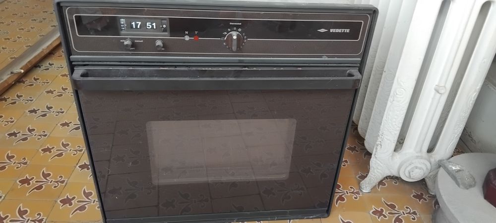 Four encastrable Electrom�nager