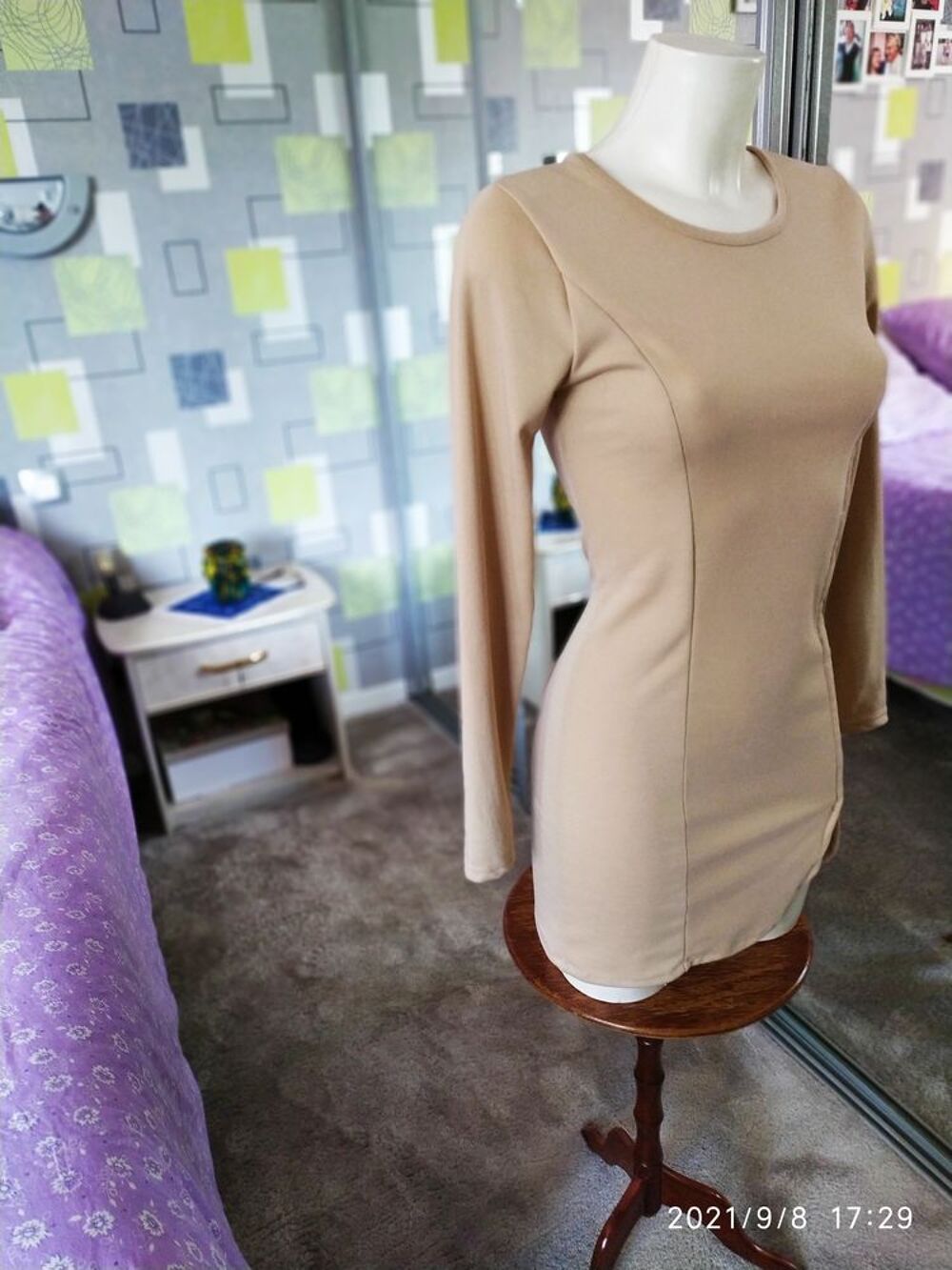 robe courte beige manche longue Vêtements