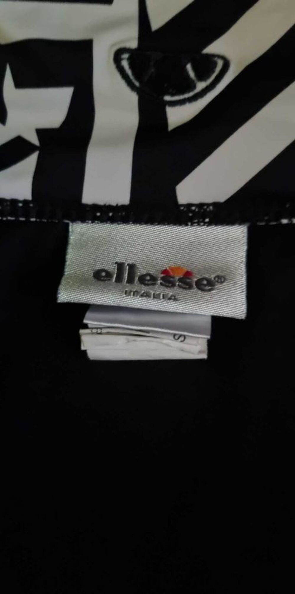 Maillot de bain 2 pi&egrave;ces. T44 haut et T46 bas Vêtements
