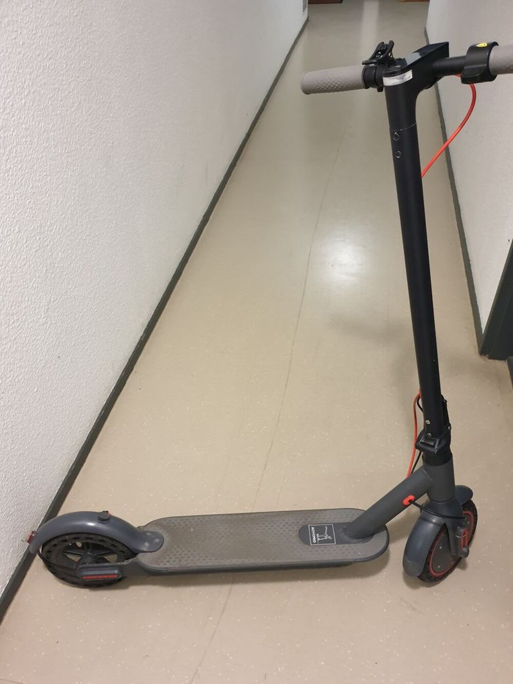 Trottinette &eacute;lectrique Sports