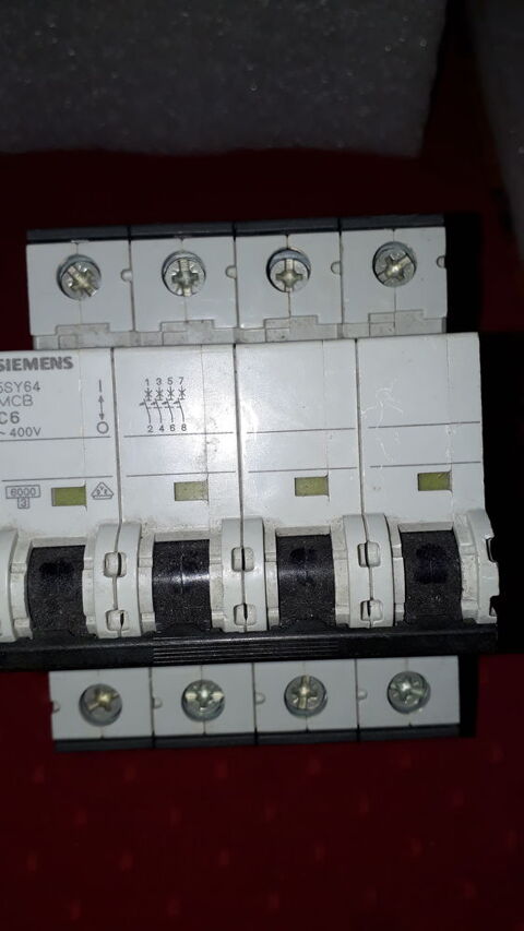 Disjoncteur SIEMENS 5SY64 46 Serres-Castet (64)