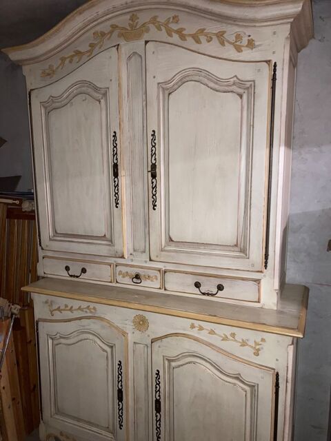buffet  avec  bas et haut plus table plus 4 chaises 100 Le Grau-du-Roi (30)