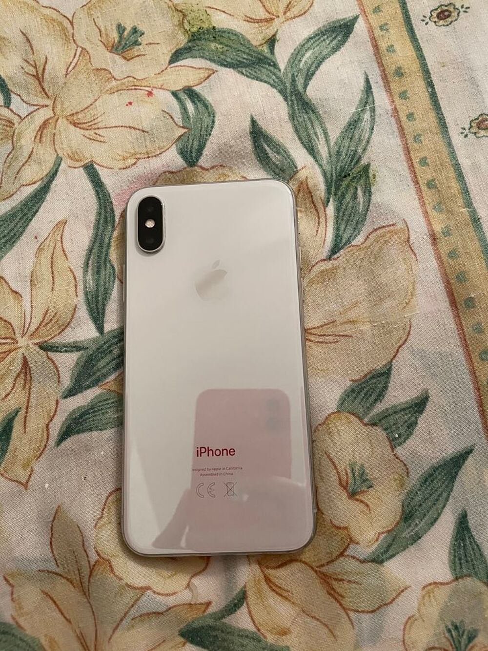 iPhone X 64 giga Téléphones et tablettes