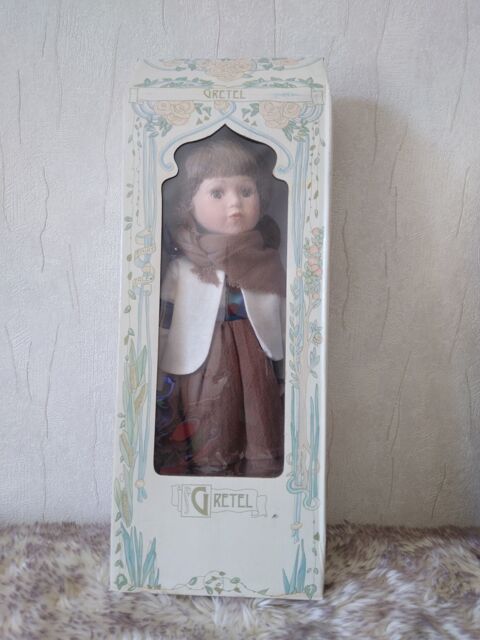 Gretel - Poupée de porcelaine 20 Plougonven (29)