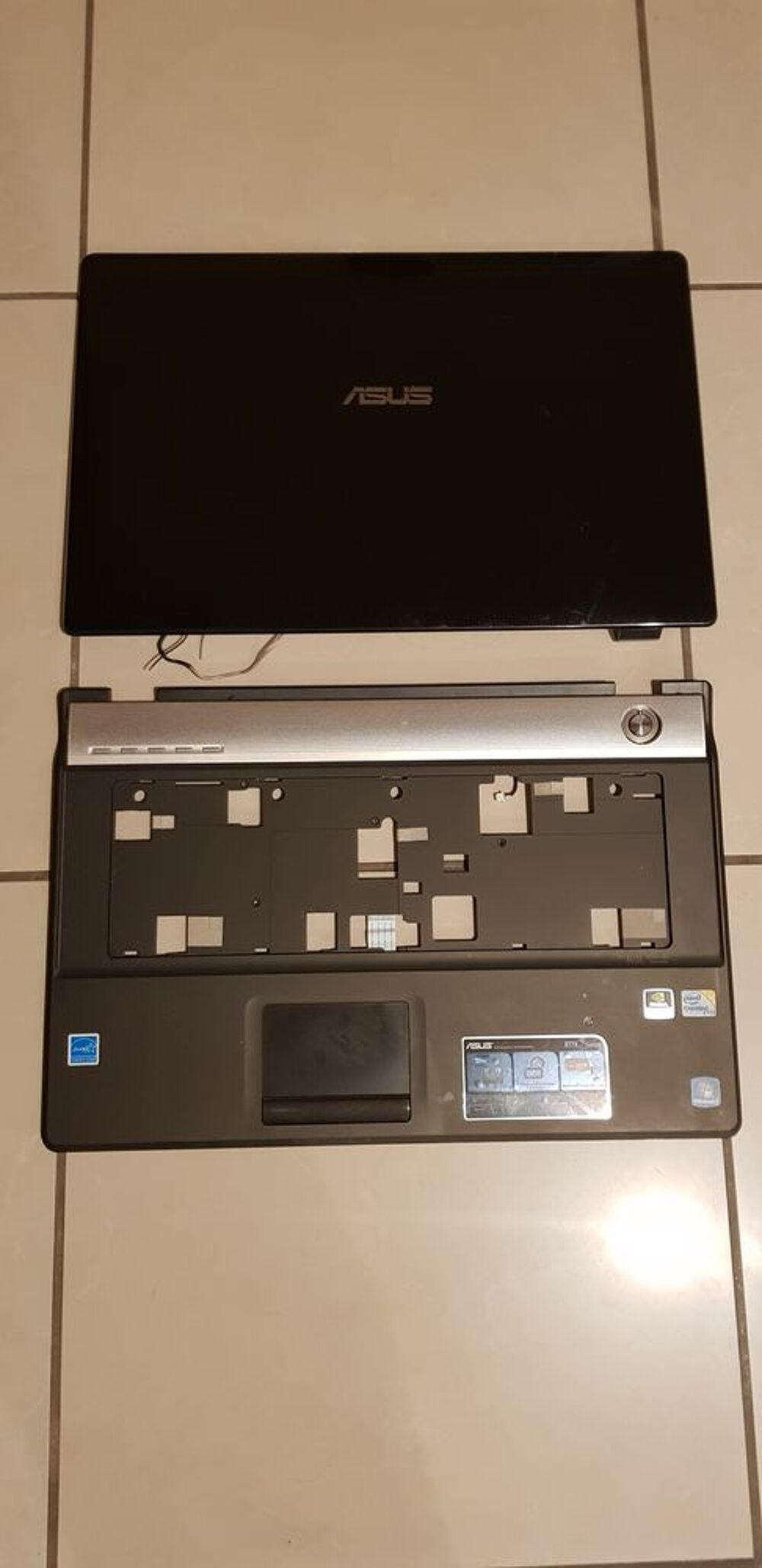 ASUS X77V, pi&egrave;ces d&eacute;tach&eacute;es Matériel informatique