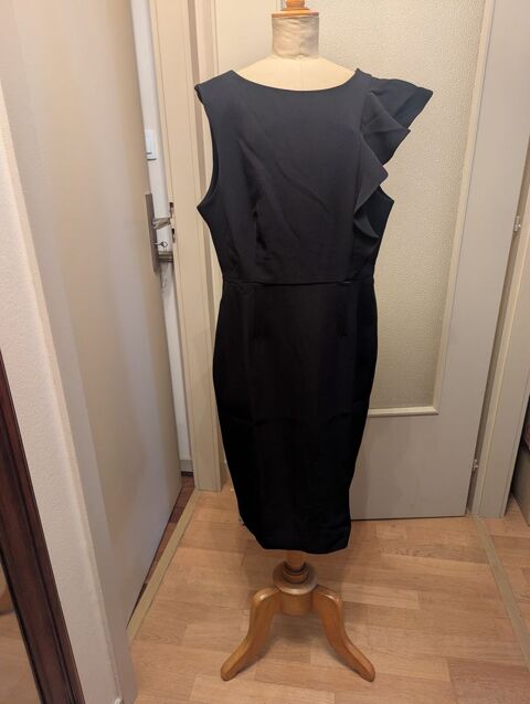 Robe noire femme habill�e CAMA�EU  25 Strasbourg (67)