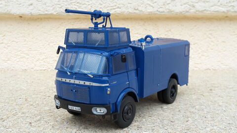 Berliet GBK gendarmerie fourgon-pompe anti-�meute 28 Follainville-Dennemont (78)