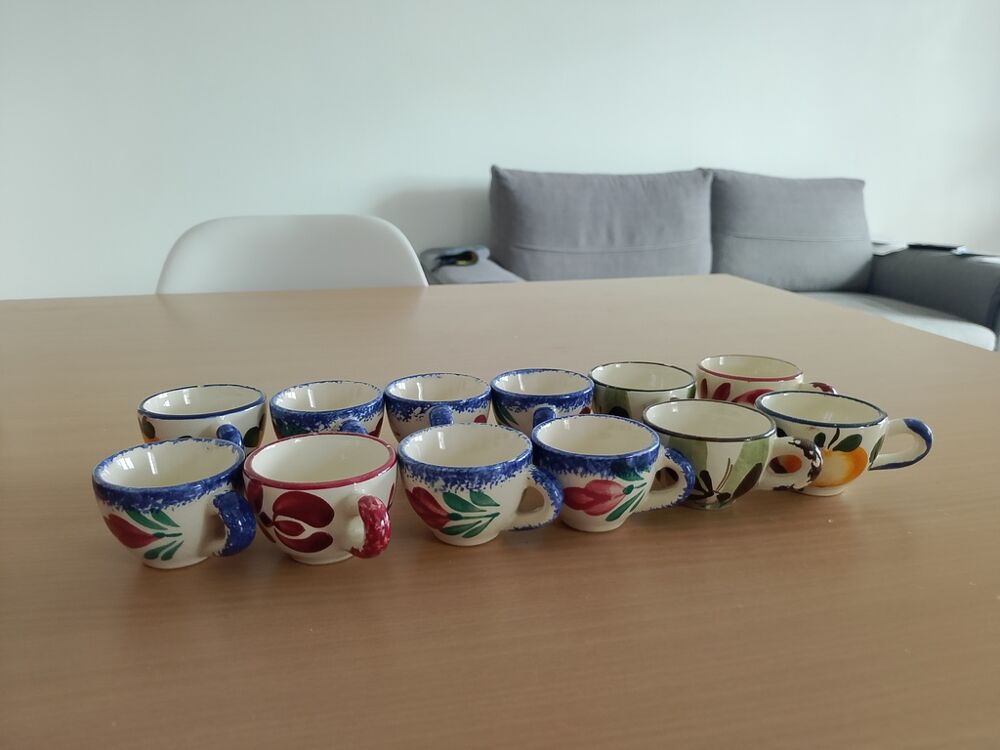 Lot de tasses &agrave; expresso en c&eacute;ramique d&eacute;cor&eacute;es Cuisine