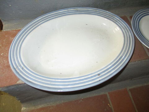 assiettes lignes bleues sur le tour vintage 0 M�rignies (59)