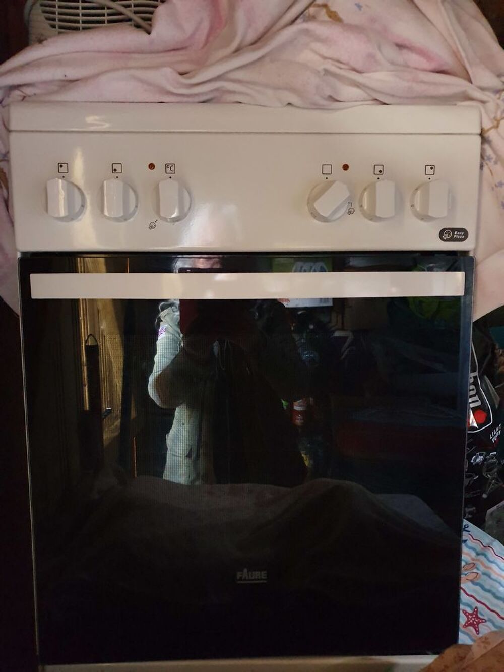 Cuisini&egrave;re vitroc&eacute;ramique Faure Electroménager