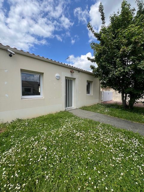 Local Bureaux &agrave; louer 69m&sup2; 780 17220 La jarne