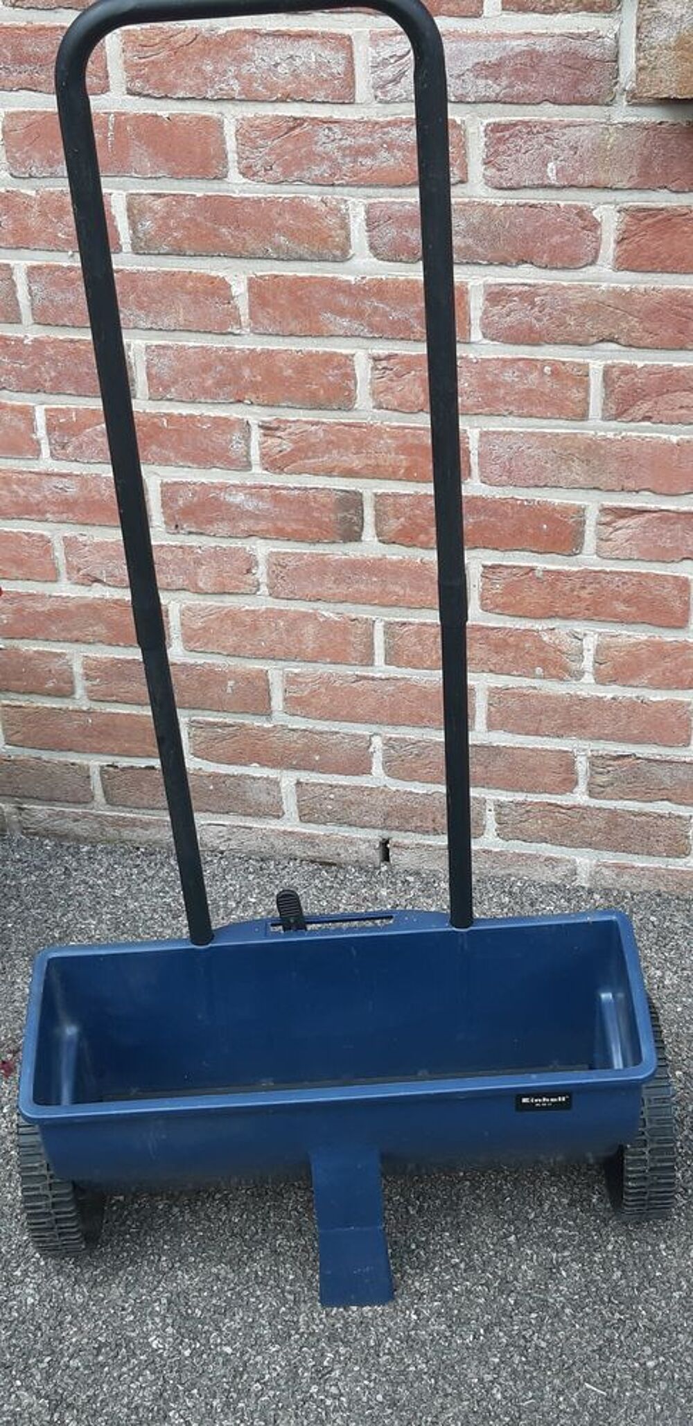 &eacute;pandeur &agrave; engrais et semis Jardin