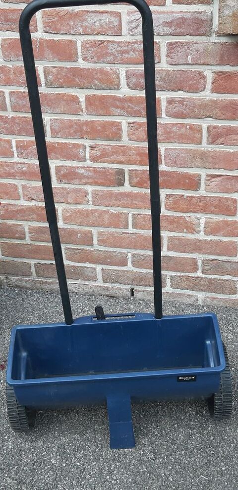 �pandeur � engrais et semis 15 Hombli�res (02)