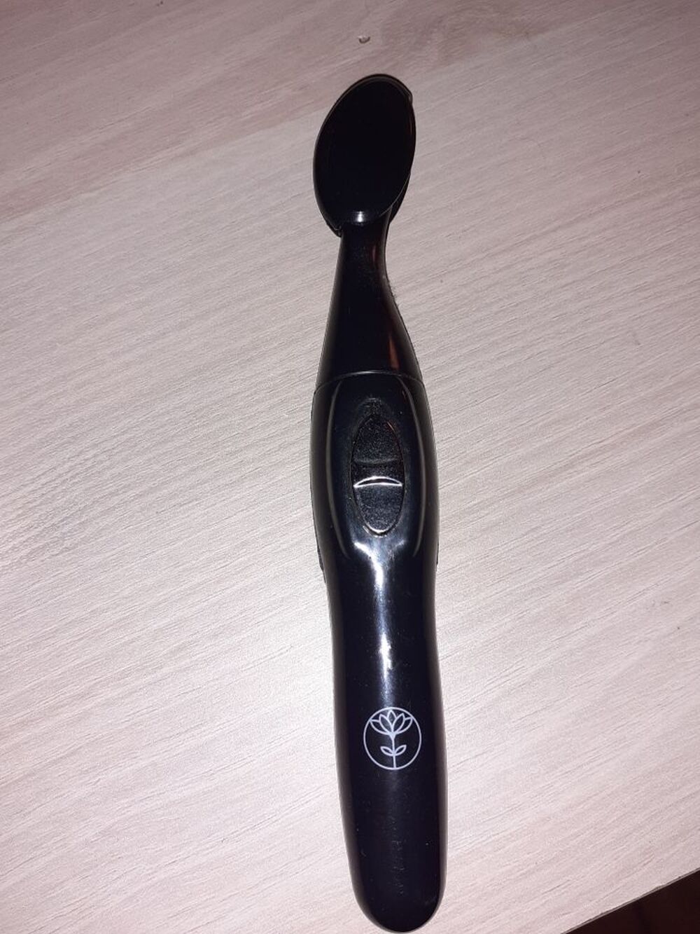 &Eacute;pilateur &agrave; sourcils &eacute;tat neuf Bijoux et montres