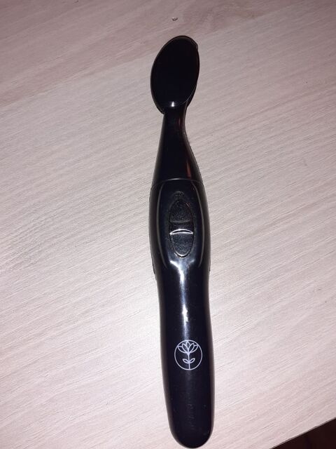 pilateur  sourcils tat neuf 5 Paris 20 (75)