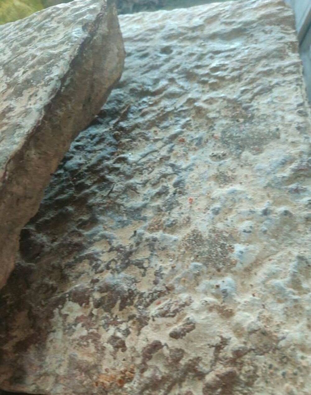 Cherche dalles rustique bossel&eacute;es Bricolage