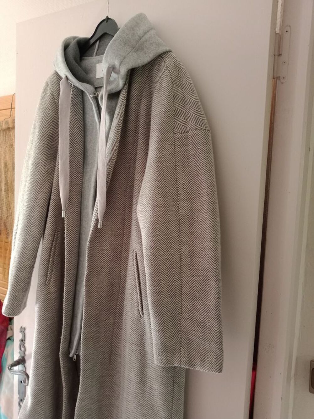 Manteau gris &agrave; capuche marque Promod Vtements