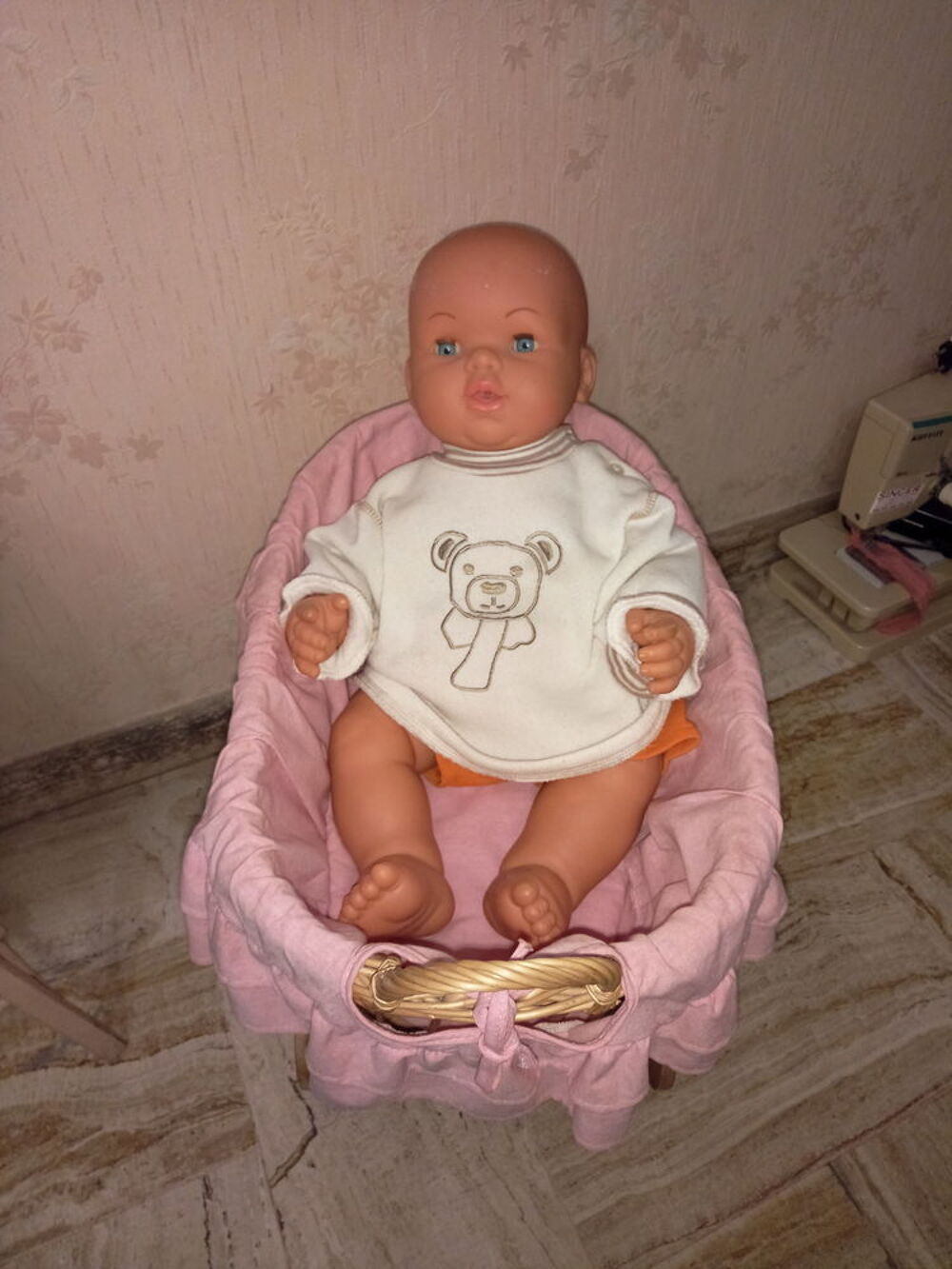 BERCEAU AVEC VOILE ROSE + POUPON Jeux / jouets