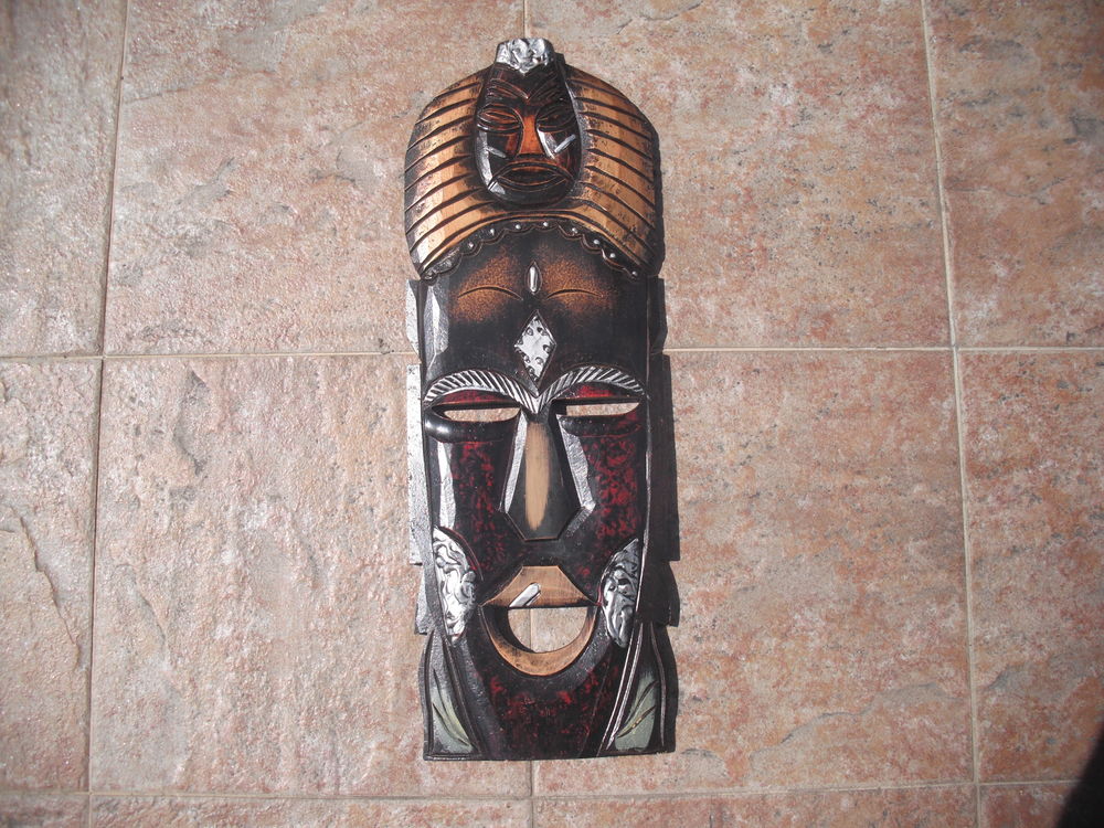 .masque et accessoires en bois d'&eacute;b&egrave;ne Décoration