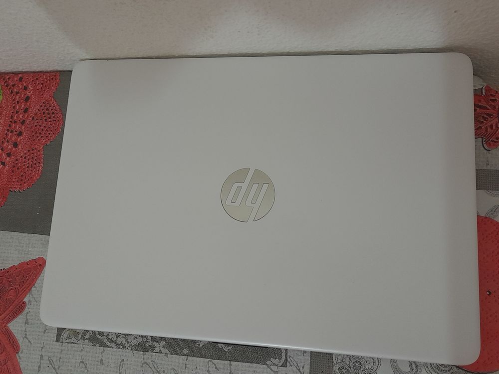 PC PORTABLE HP LAPTOP 14s Matériel informatique