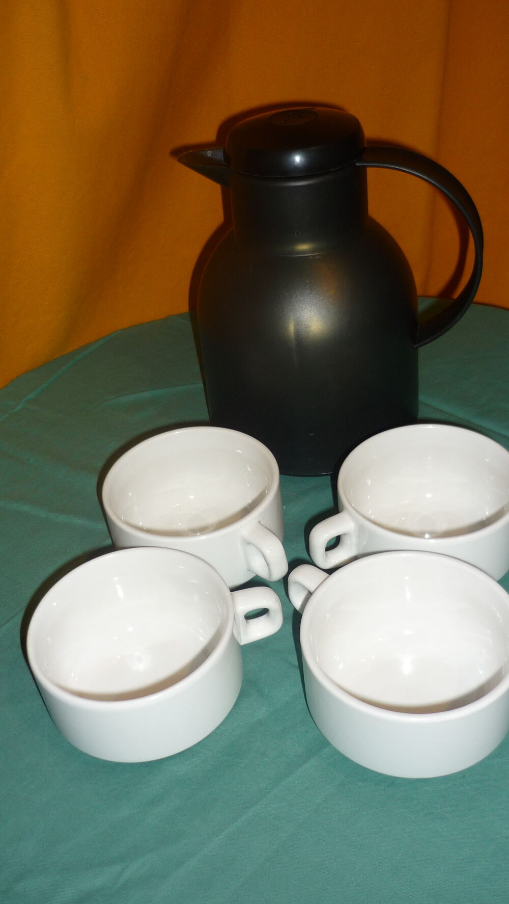 Carafe isotherme + Tasses &agrave; caf&eacute; Cuisine