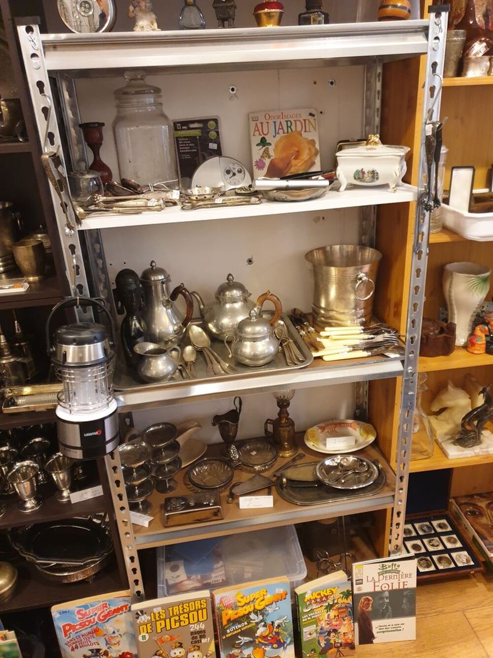 
Vent articles de brocante et bijoux
0608711505 