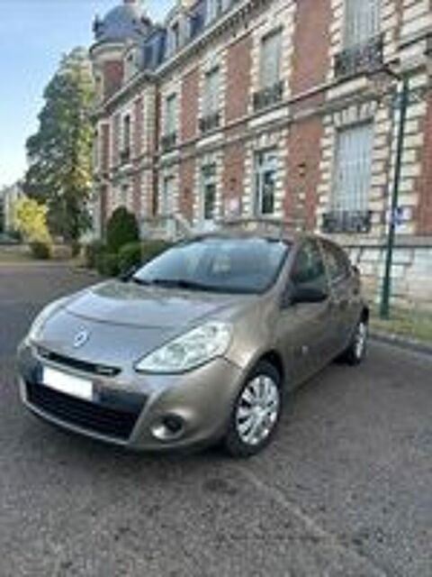 Clio III Clio 1.5 dCi 70 Expression 2010 occasion 45500 Gien
