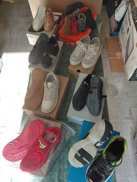 Differentes chaussures , femles- enfants et hommes. Gerde (65)