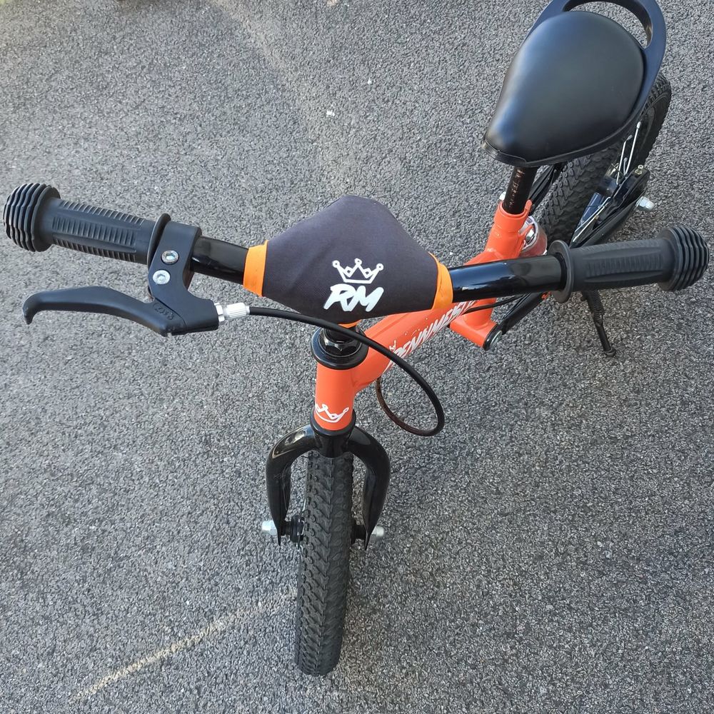 Draisienne avec amortisseur frein et b&eacute;quille excellent &eacute;tat Vélos