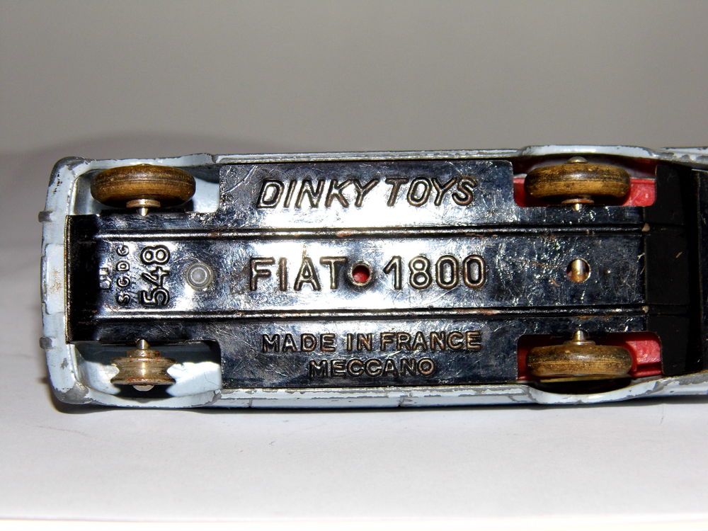 Dinky toys FIAT 1800 MECCANO 548 voiture collection vintage jouet ancien 