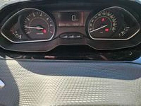 208 1.2 PureTech 82ch BVM5 Style 2017 occasion 18100 Vierzon