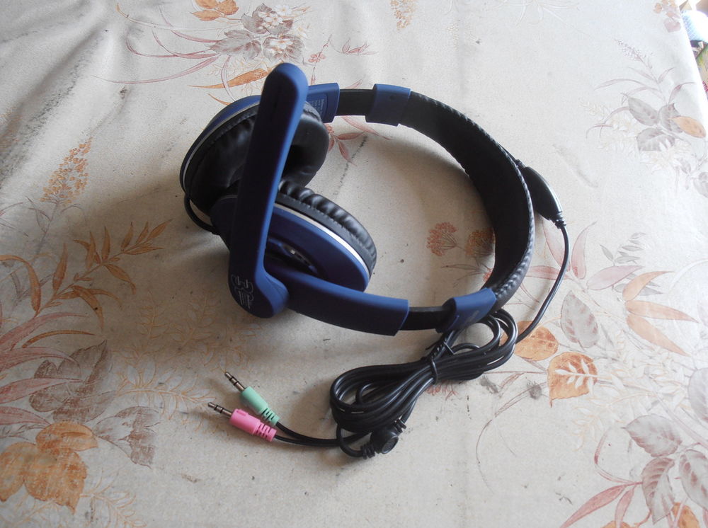 Micro-casque audio avec micro pivotant et r&eacute;glage volume fil Consoles et jeux vidéos