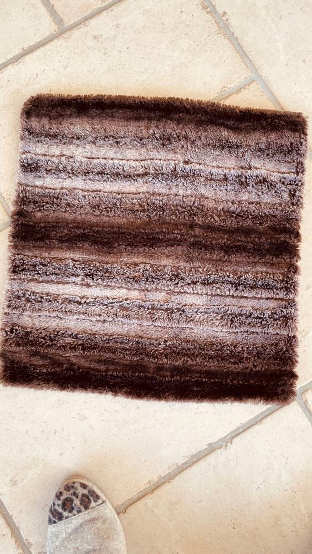 housse coussin fourrure synth&eacute;tique V�tements