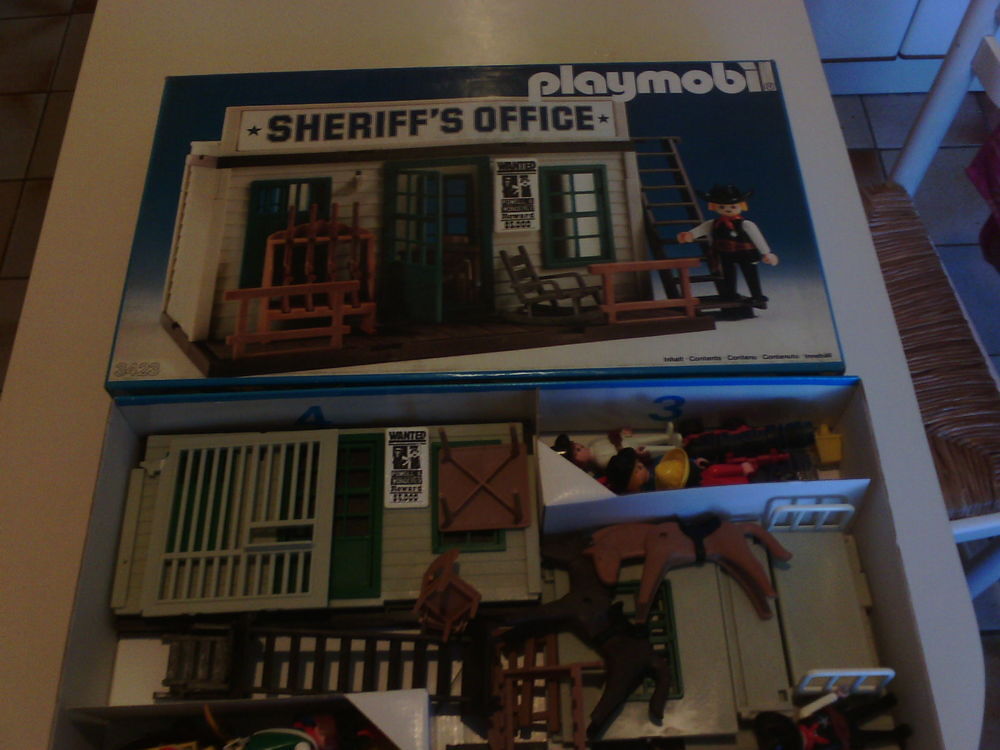 Bureau du &quot;Sherif &quot; de Playmobil. Jeux / jouets