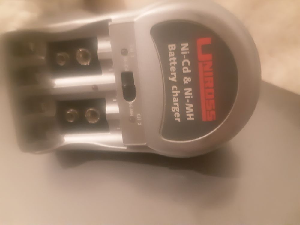 Batterie chargeur pile rechargeable Nicd et nimh uniross Bricolage
