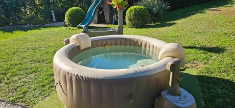 SPA INTEX 4/5 PLACES QUASI NEUF 250 Poisy (74)