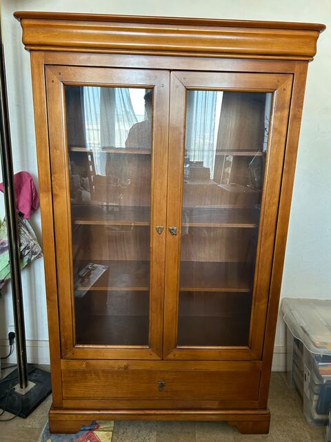 En merisier meuble vitrine Romainville (93)