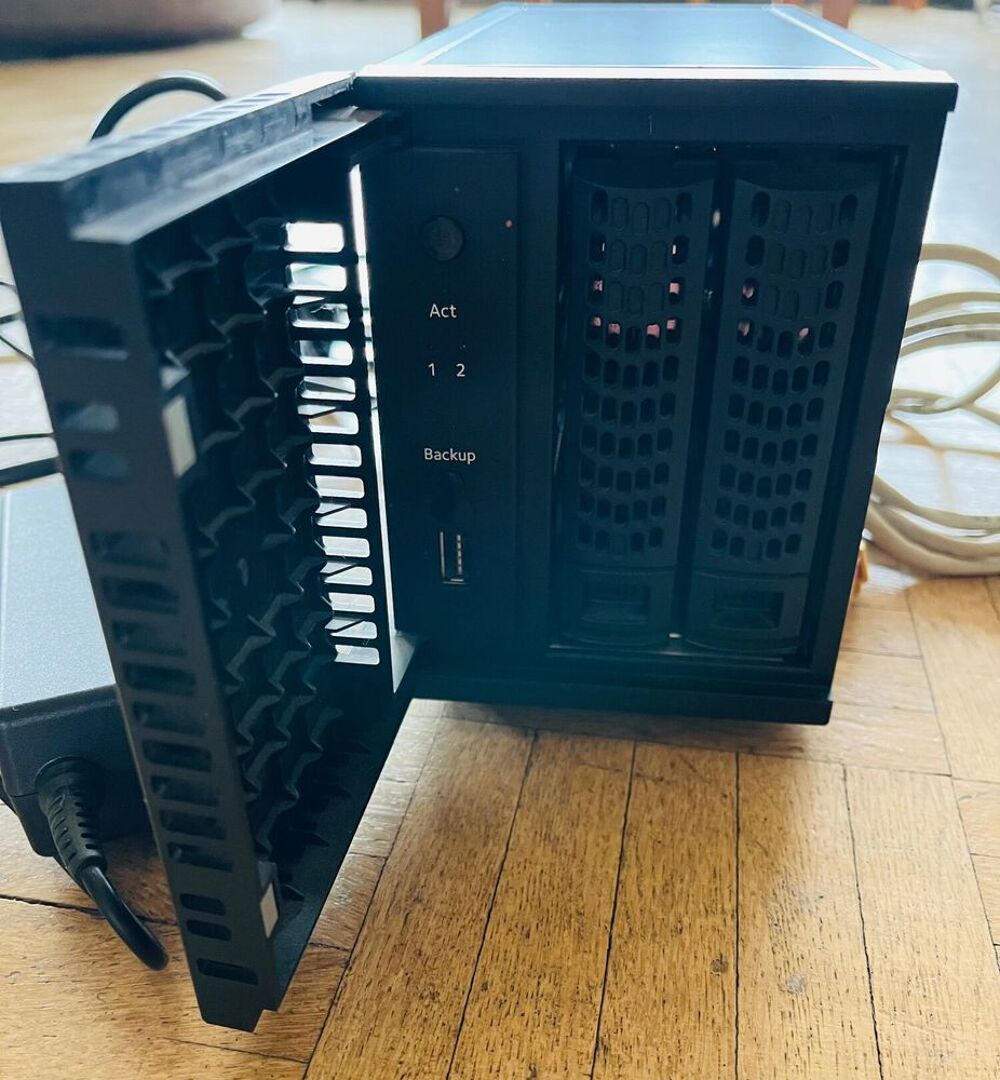 ReadyNAS OS6.2 RN202 2 baies Matériel informatique