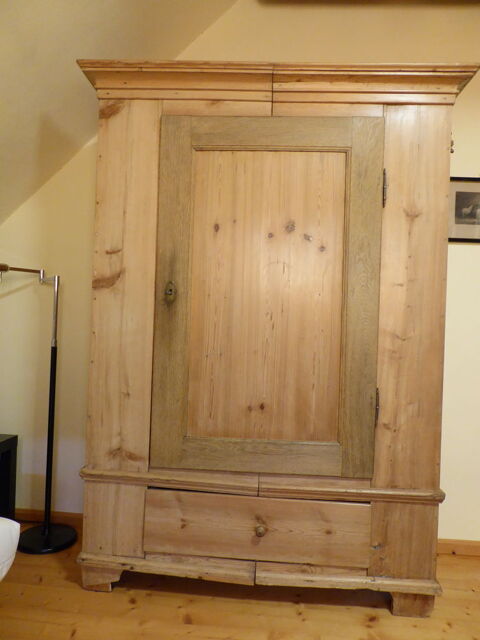 Armoire ancienne en bois de pin 100 Mauroux (46)